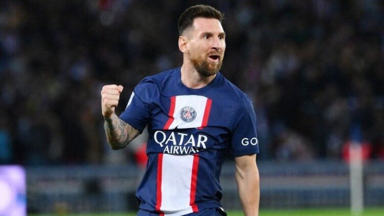 Messi-renews-contract-with-PSG